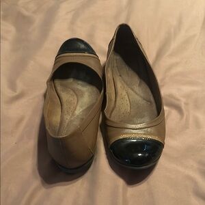 Elegant Beige and Black Women's Flats